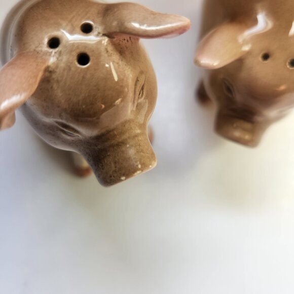 Vintage Pig Salt and Pepper Shakers Made in Japan 1982 Farmhouse Kitchen - Picture 13 of 14